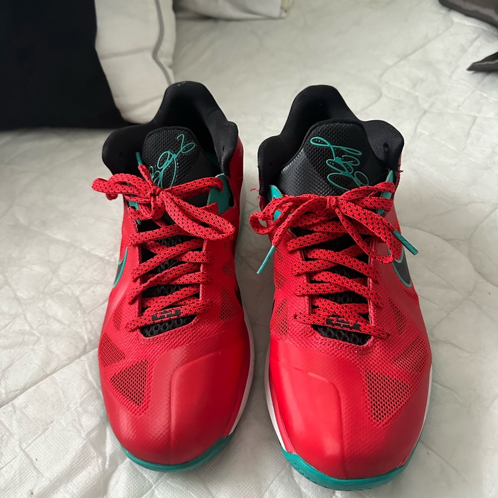 Nike Lebron Liverpool edition. Size 10.5
